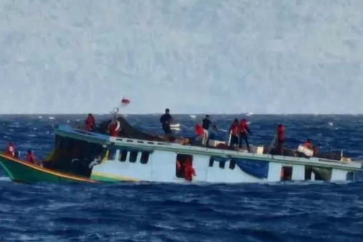 ABK dan Penumpang KM Binaria Indah dinyatakan semuanya selamat (foto : istimewa)