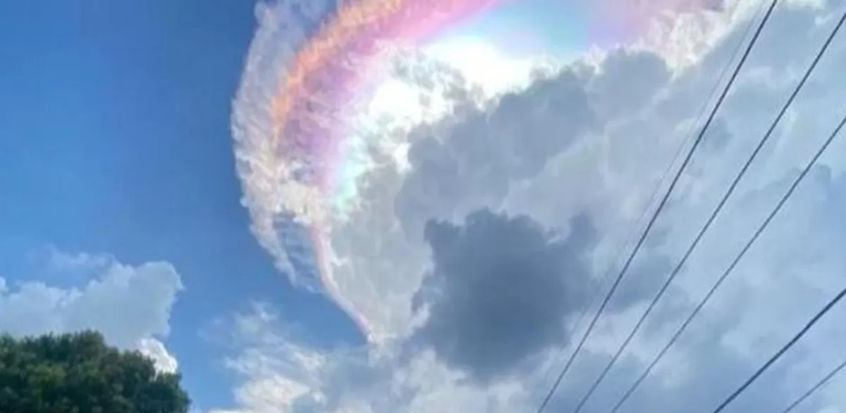 Fenomena Awan Pelangi di Langit Jonggol Bogor.
