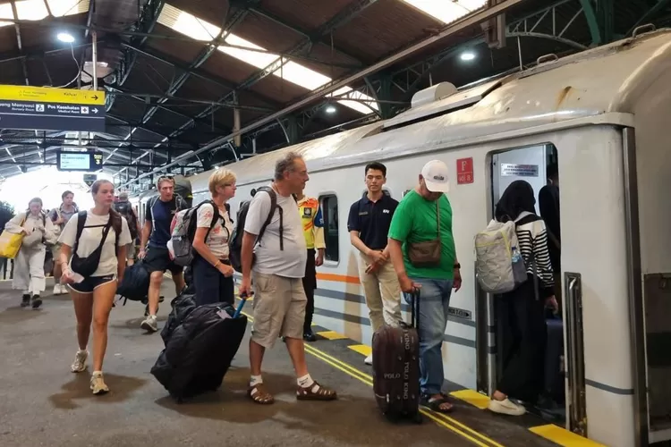 Libur Panjang Maulid Nabi, KAI Daop 6 Yogyakarta Catat 51.994 Penumpang Naik dan Turun di Daop 6 Yogyakarta