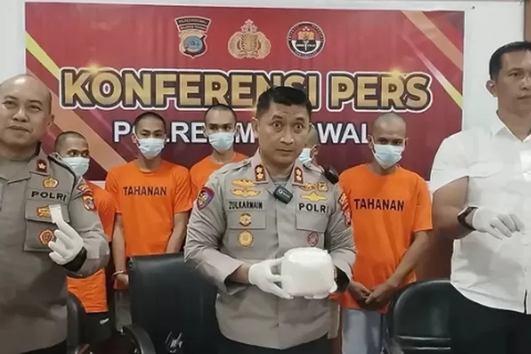 konferensi pers pengungkapan sabu 1 kilogram  di Mapolres Morowali (Ist)