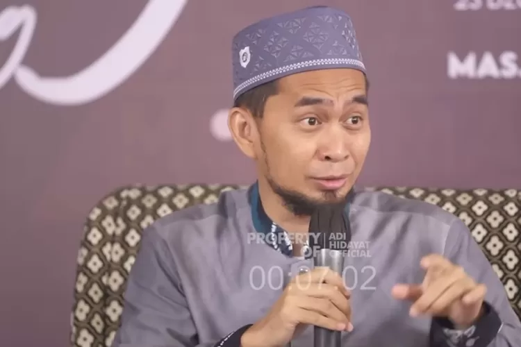 Esensi Ibadah Menurut Ustaz Adi Hidayat (Tangkapan Layar YouTube Adi Hidayat Official)
