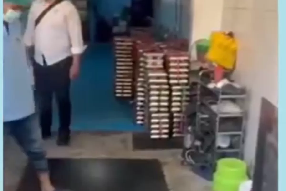 Ratusan siswa di Surabaya keracunan menu MBG (Twitter @menumbgjelek)