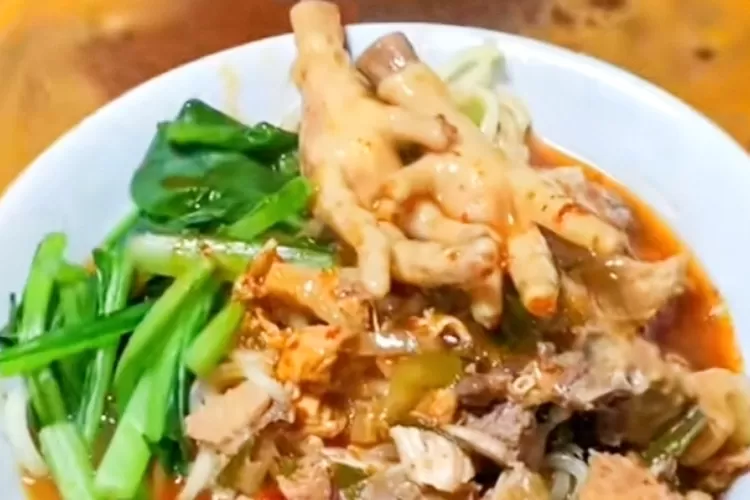 Mie Ayam Ceker Lapindo Kuliner Pedas Sidoarjo Rasakan Sensasi Berbeda Bisa Bikin Ketagihan