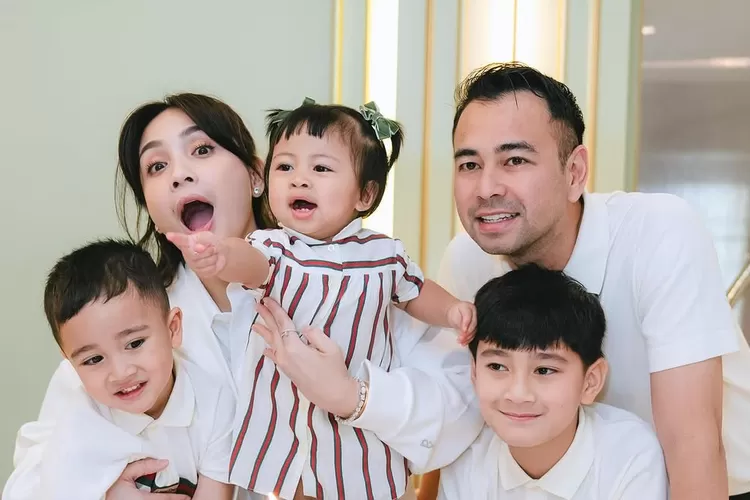 Raffi Ahmad dan keluarga kompak merayakan ulang tahun Lily (Foto: Gorajuara/ Instagram/ @raffinagita1717)