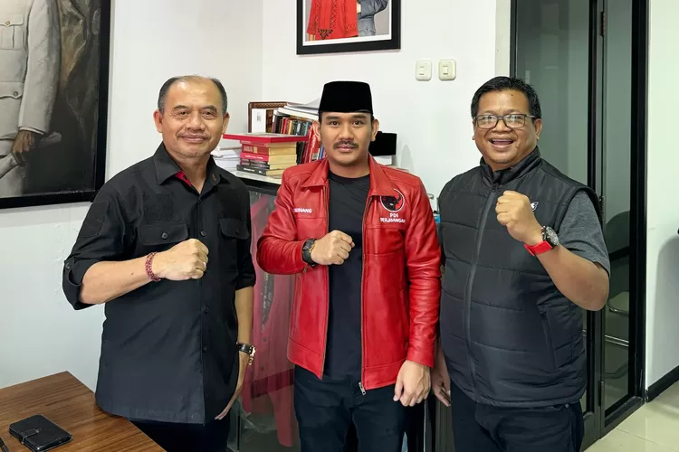 Strategi PDI Perjuangan Bekasi: Menangkan Ade Kuswara Kunang Dalam ...