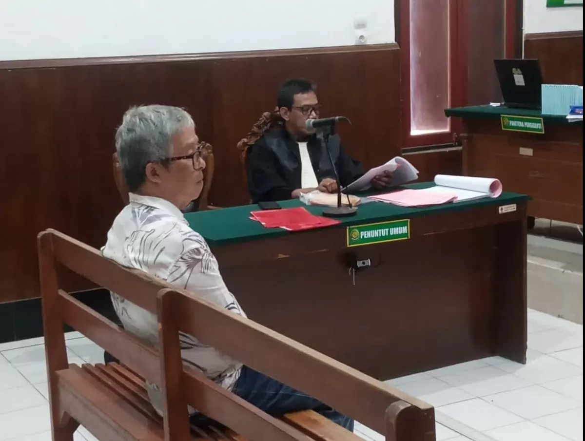 Caption foto: Terdakwa Liangga Widjadi