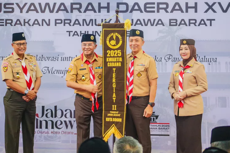 Dedie A. Rachim Diganjar Lencana Melati, Pramuka Kota Bogor Cetak Sejarah Baru. (Foto/Humas kota Bogor.)