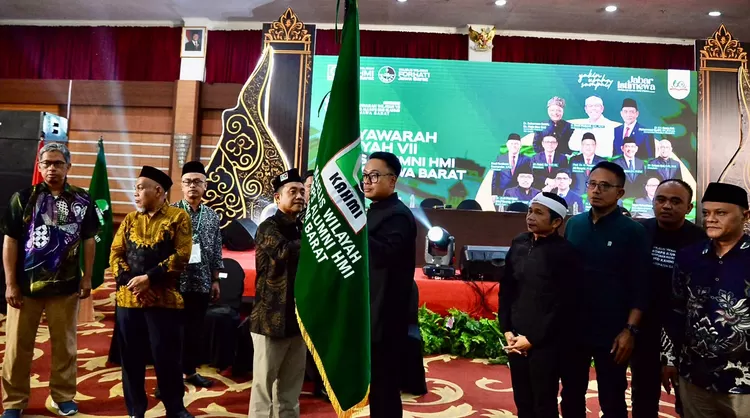 Koordinator Presidium MW KAHMI Jawa Barat 2026&ndash;2031 Ahmad Hidayat menyampaikan arah kepemimpinan dan lima misi organisasi usai terpilih dalam Muswil VII KAHMI Jabar, Sabtu (8/8/2026).