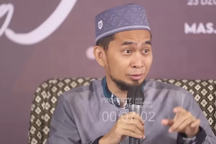Ustaz Adi Hidayat  (Tangkapan Layar YouTube Adi Hidayat Official)