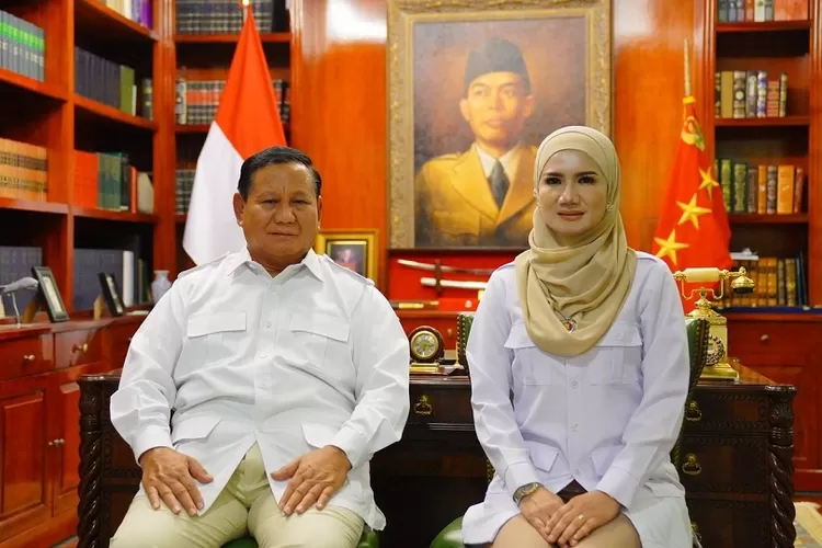 Presiden Prabowo Subianto (Kiri) Wakil Ketua DPRD Kota Depok, Yeti Wulandari (kanan). (DOKUMEN PRIBADI)