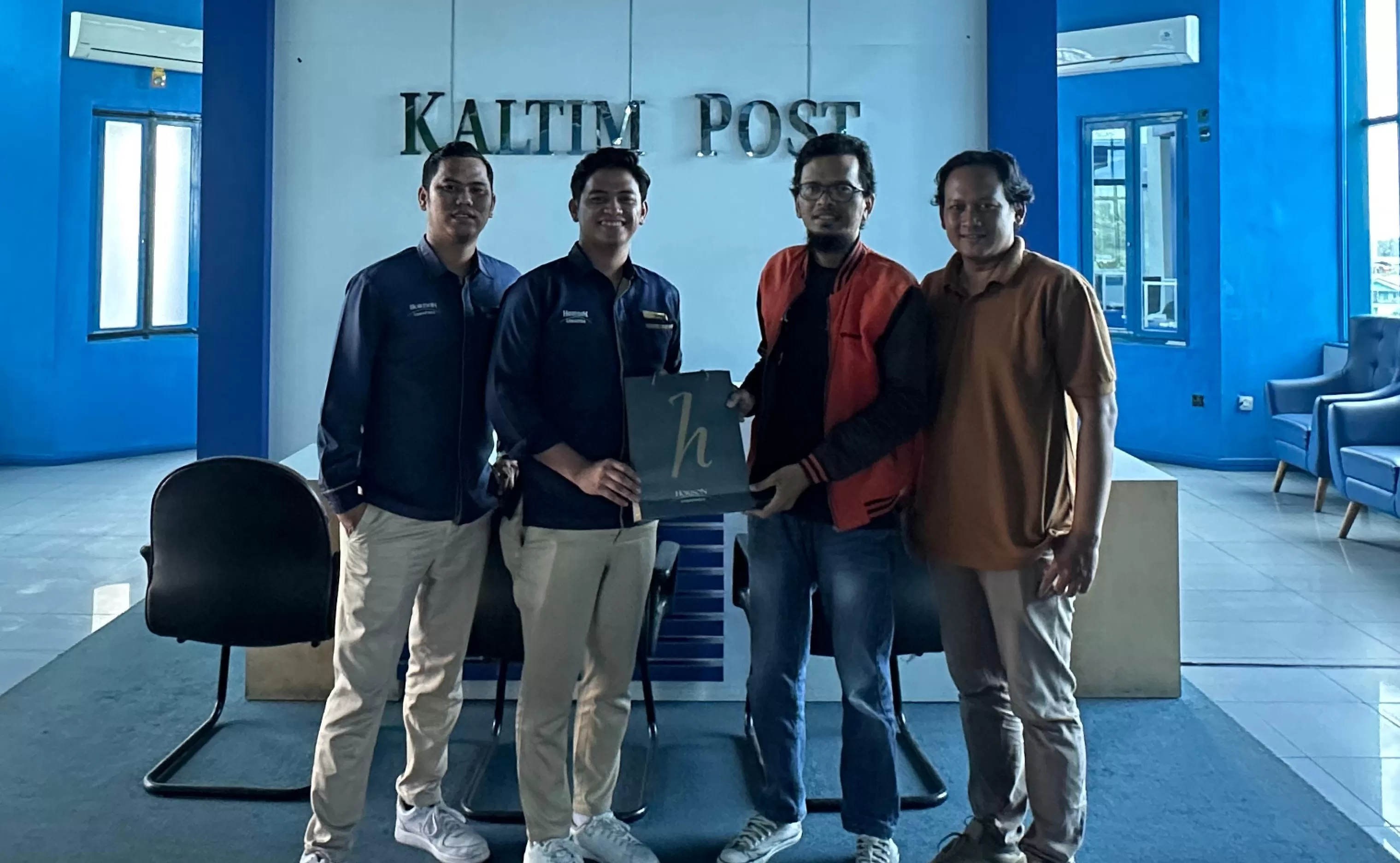 AKRAB: Manajemen Hotel Horison Samarinda dan Prokal.co di Gedung Biru Kaltim Post, Balikpapan, Kamis, 14 November 2024. (ISTIMEWA)