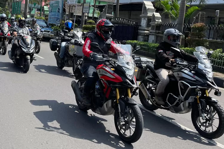 Puluhan biker ambil bagian dalam acar RADARDEPOK.com - PT Daya Adicipta Motora (DAM) selaku Main Dealer Sepeda Motor dan Suku Cadang Honda di Jawa Barat mengajak puluhan bikers Honda di Jawa Barat dalam acara Honda Bikers Adventure Camp 2024 di Wanakula Camp, Kabupaten Subang, Jawa Barat.   