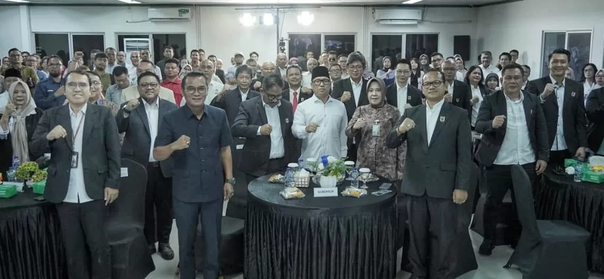 Wagub Kepri Nyanyang Haris Pratamura foto bersama saat pengukuhan Dewan Keselamatan dan Kesehatan Kerja (DK3) Provinsi Kepri.(Foto:Diskominfo Kepri) 