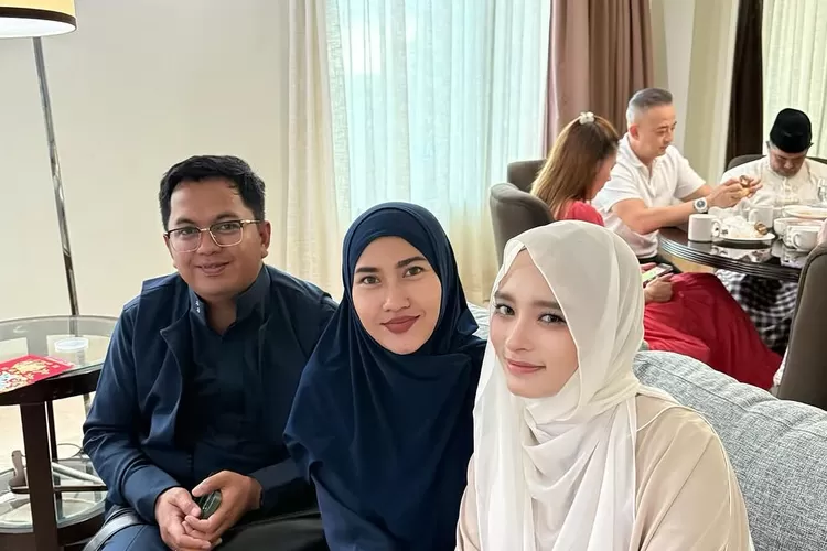 Inara Rusli rayakan Hari Raya Idul Fitri 2025 bersama orang-orang terdekatnya (Foto: Gorajuara/ Instagram/ @mommy_starla)