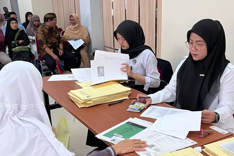 Eazy Passport di Semarang, 83 Calon Jamaah Haji 2026 Terima Layanan Paspor  