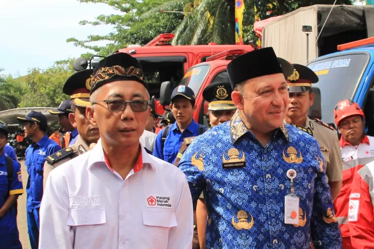 Sekretaris PMI Jakarta Utara Bersama Wali Kota Jakarta Utara Hendra Hidayat