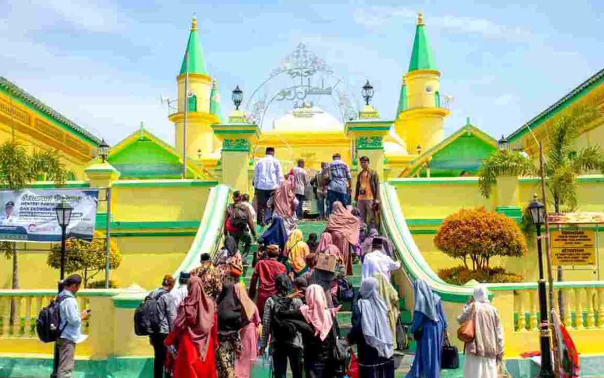Pulau Penyengat menjadi magnet wisman asal Malaysia menyajikan wisata budaya, sejarah dan religi.(dok:Diskominfo Tanjungpinang)