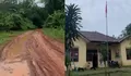 Miris! Puluhan Tahun Jalan di Way Kanan Lampung Rusak Parah, Warga: Anak Sekolah Jatuh Sampai Pulang Lagi