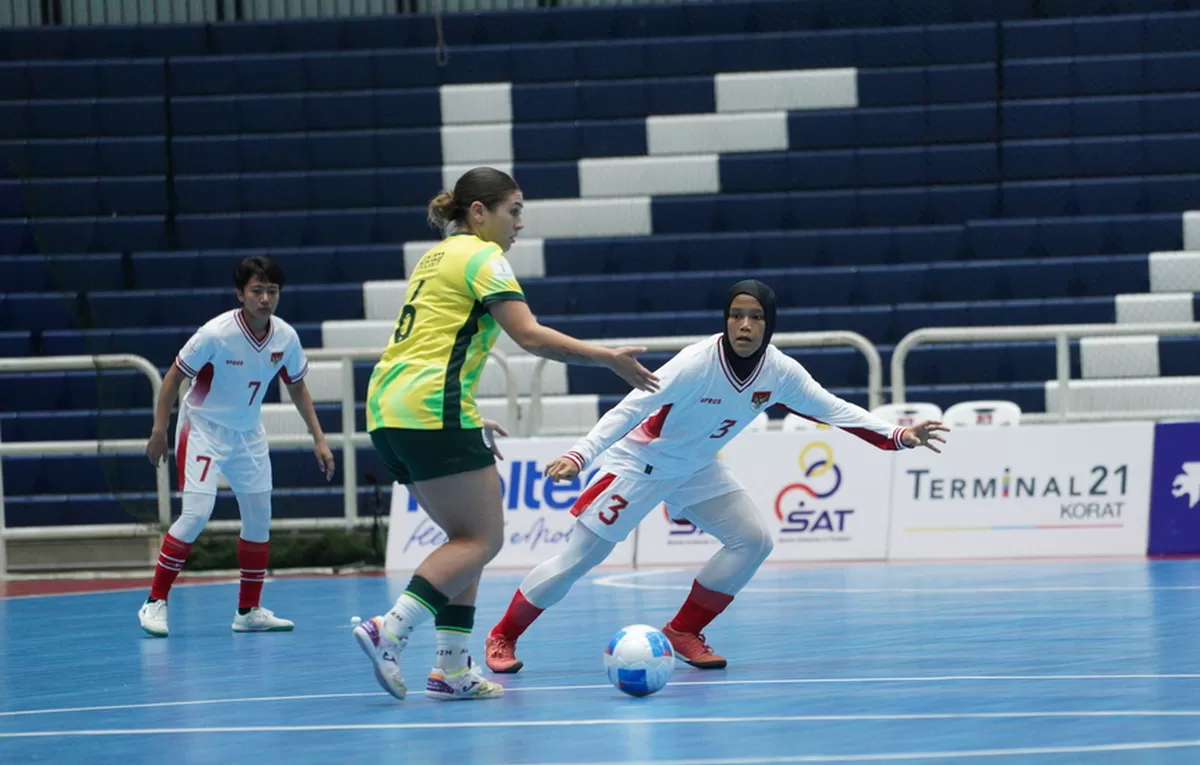 Langkah Timnas Futsal Putri Indonesia terhenti di semifinal ASEAN Women's Futsal Championship 2026. Kalah tipis 2-3 dari Australia.  (FFI)