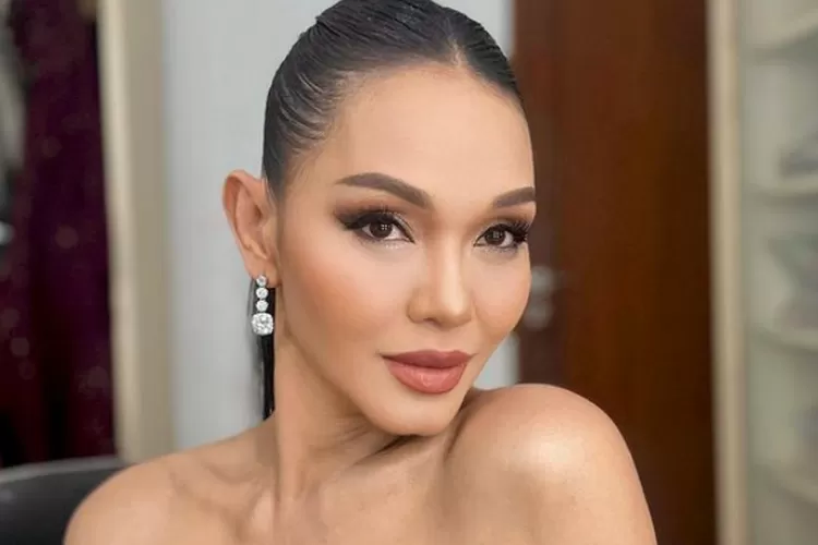 Bunda Corla beberkan alasan betah hidup di Eropa ketimbang Indonesia (Instagram erniaredberry )