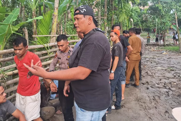 Satgas Gakkum Narkoba Polda Sumut mengamankan 15 orang dari tempat penjualan narkotika serta perjudian di Jalan PDAM, Kelurahan Sunggal, Kecamatan Medan Sunggal, Senin (29/1/2024).
