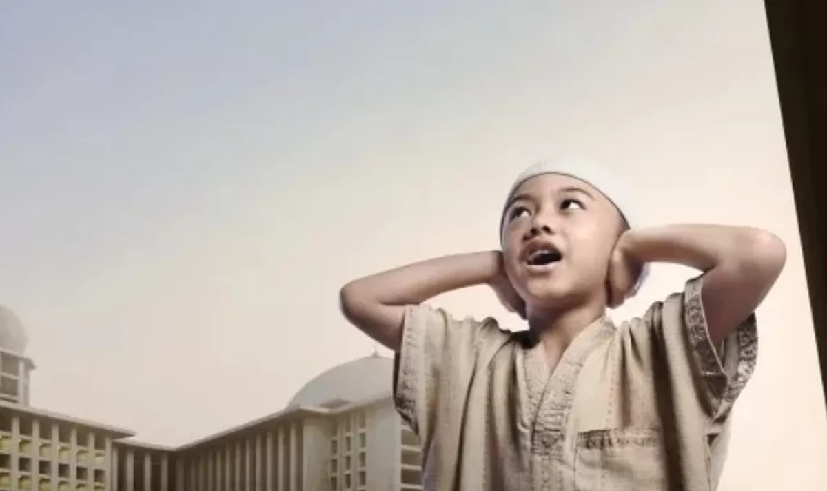 Ilustas. Amalan saat mendengar adzan./net