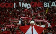 Sukacita Euforia Masyarakat Indonesia bareng TNI Polri yang sedang berjaga rayakan kemenangan Timnas Indonesia atas Bahrain di GBK