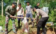 Seinergitas TNI-Polri Lakukan Gotong Toyong Besama Warga