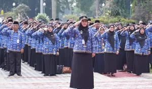 Keren! Lurah Herliana jadi Komandan Upacara saat Hari Ibu di Balaikota Depok