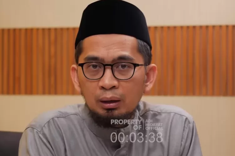 Ustaz Adi Hidayat (Tangkapan Layar YouTube Adi Hidayat Official)