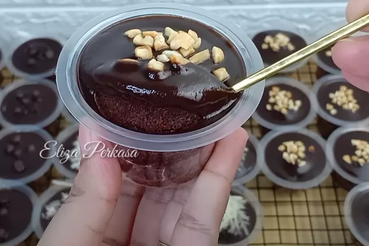 20 Cup Brownies Lumer Ini Dibuat Dari 2 Bungkus Chocolatos Saja ...