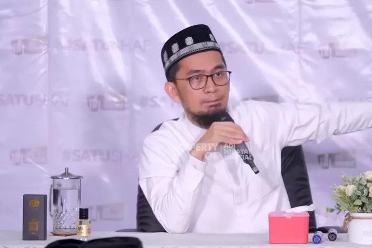 Ustaz Adi Hidayat (Tangkapan Layar YouTube Adi Hidayat Official)