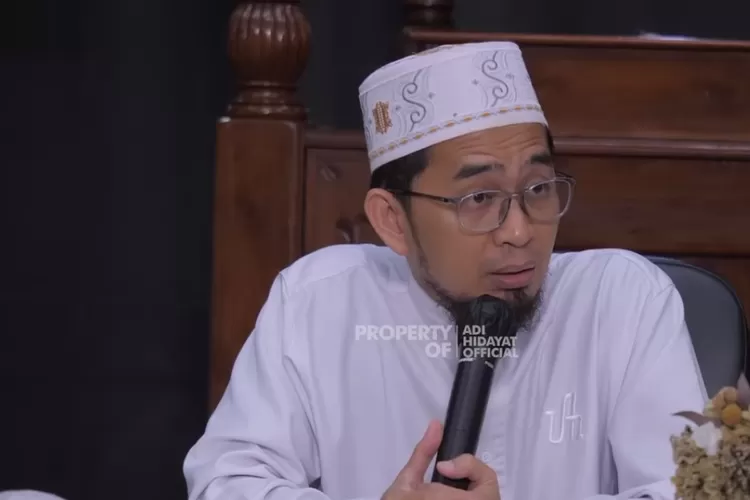 Ustaz Adi Hidayat ungkap makna takbiran hari raya idul fitri (Tangkapan Layar YouTube Adi Hidayat Official)
