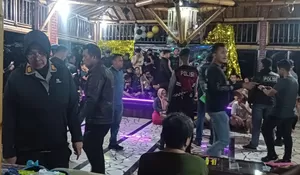 Polisi Amankan 75 Pria, Diduga Melakukan Pesta Seks Sesama Jenis di Puncak Bogor