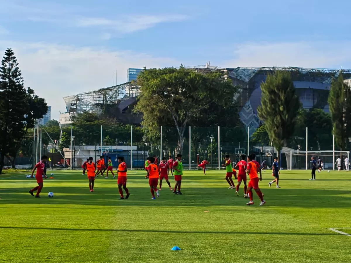 Timnas Indonesia U-17 lakoni latihan terakhir di Lapangan A GBK, Senayan, Jumat, 24 April 2026, jelang keberangkatan menuju Piala Asia U-17, di Arab Saudi. (ISTIMEWA)