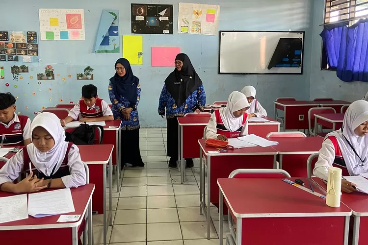 Pelaksanaan PSAJ di SDN Mekarjaya 17, yang terletak di Jalan Khayan Raya, Kelurahan Mekarjaya, Kecamatan Sukmajaya. (ANDIKA EKA/RADAR DEPOK)