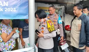 Kejutan Senin Pagi, Bayi Terbungkus Kantong Plastik, Warga Cinere Depok Gempar!