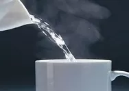 Minuman Air Hangat saat Berbuka Puasa Bermanfaat Mengotimalkan Tubuh