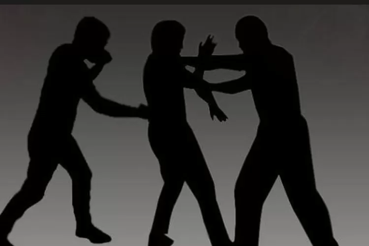 Ilustrasi pengeroyokan (SHUTTERSTOCK) 