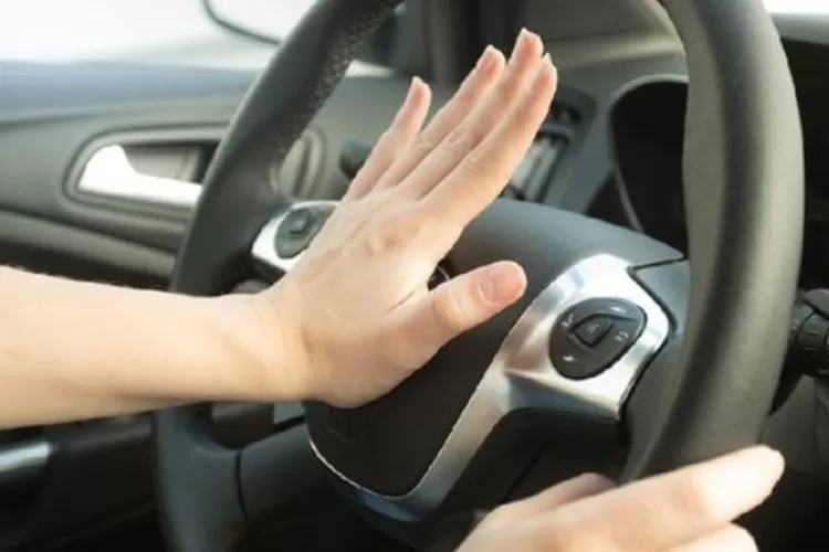 Ilustrasi. Klakson mobil tiba-tiba mati./net 