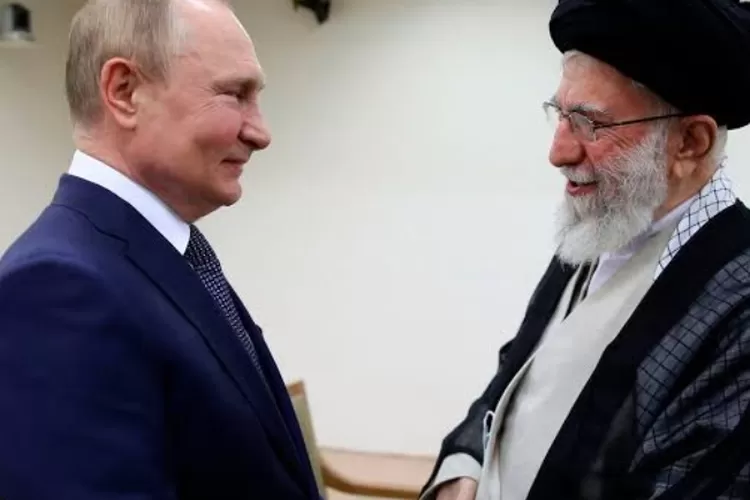Pemimpin tertinggi Iran Ayatollah Ali Khamenei beri pesan untuk Presiden Rusia Vladimir Putin, apa isinya?