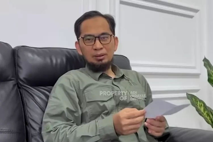 Ustaz Adi Hidayat (Tangkapan Layar YouTube Adi Hidayat Official)