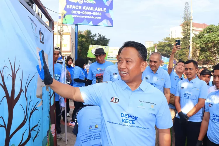IJTI, Forkopimda dan PT Karabha Digdaya mengadakan Depok Kece di CFD, Minggu (15/6) pagi. (IJTI FOR RADAR DEPOK)