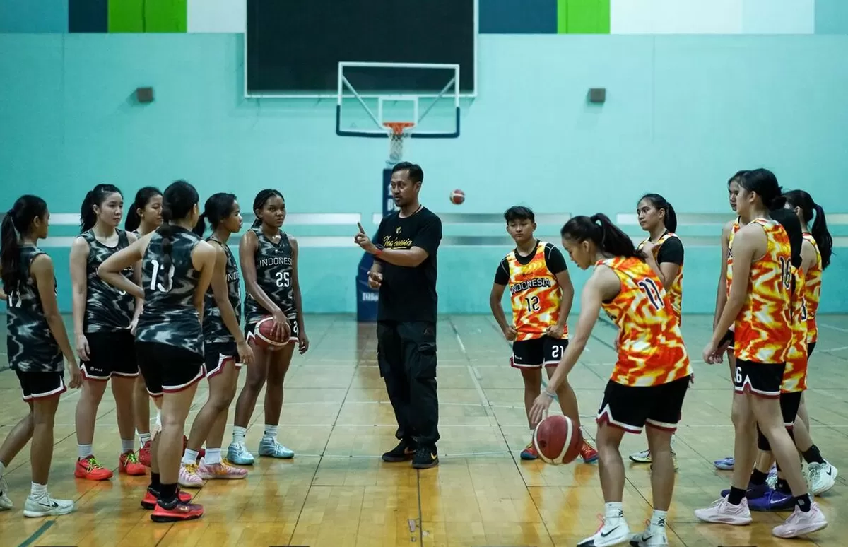 Pelatih kepala Amin Prihantono resmi menetapkan 15 pemain jelang FIBA U18 Women&rsquo;s Asia Cup SEABA Qualifiers 2026. (PERBASI)