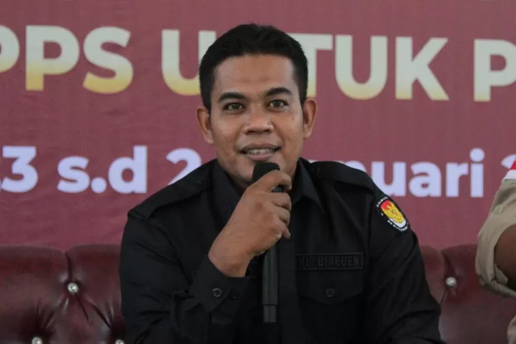 Ketua Divisi Data dan Informasi KIP Kabupaten Bireuen, Darmawan.