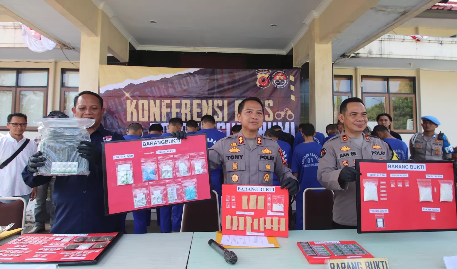 Pres release ungkap kasus Narkoba dan OKT Polres Sukabumi sepanjang Mei dan Juni 2024 dari 17 kasus  pelaku diamankan 22 orang barang bukti Rp 500 juta (Rudi Imelda )