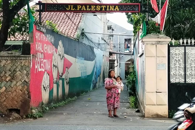 Jalan Palestina di RT2/2 Pangkalanjati itu sudah ada sejak tahun 1980-an.&nbsp; (ALDY/RADAR DEPOK)