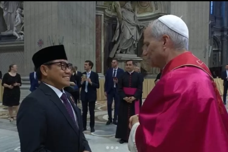 Momen Cak Imin saat bertemu langsung dengan Paus Leo XIV di acara pelantikannya. (instagram/cakiminow)