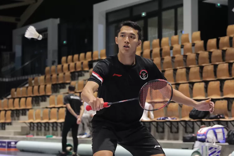 Tunggal putra Indonesia Jonatan Christie&nbsp;sudah masuk ke periode persiapan spesifik lawan-lawan di fase grup Olimpiade Paris 2024 pada pemusatan latihan di Chambly, Prancis. (foto: PBSI)