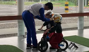 Peran Penting Orang Tua dalam Menjaga Keselamatan Anak Berkendara Saat ke Sekolah